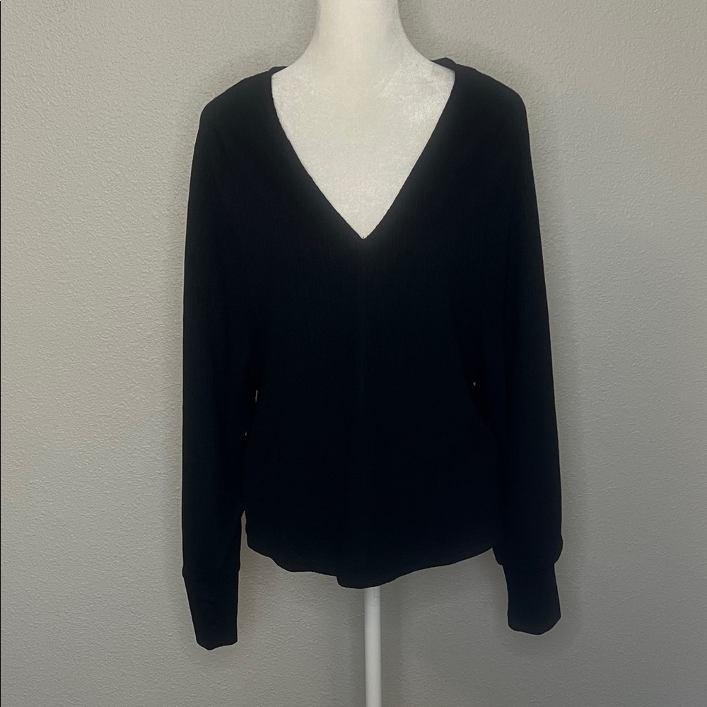 Banana Republic Factory Textured VNeck Blouse Black Size Small